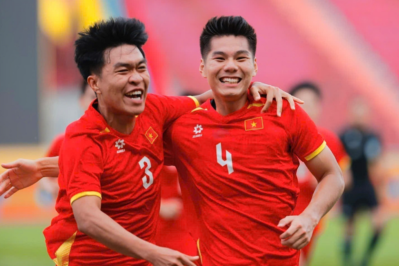 bao-chi-malaysia-bang-hoang-khi-rajamangala-tro-thanh-diem-den-cua-u22-malay